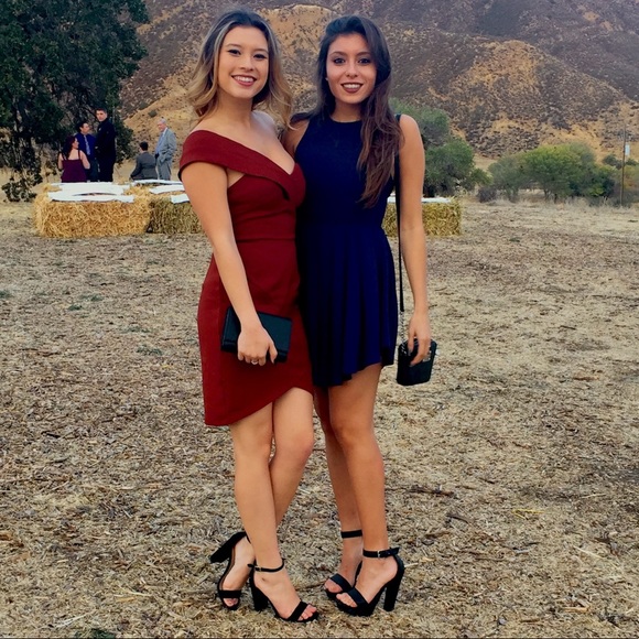 Lulu’s Navy Romper Dress. Small. High neck Keyhole - Picture 4 of 4